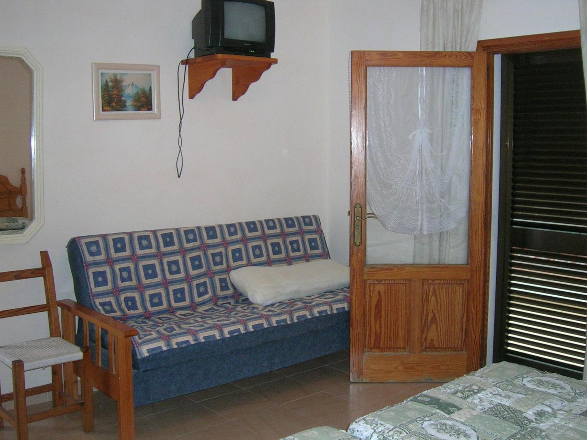 Pension Las Tres Golondrinas Playa DPlaya Des Figueral エクステリア 写真
