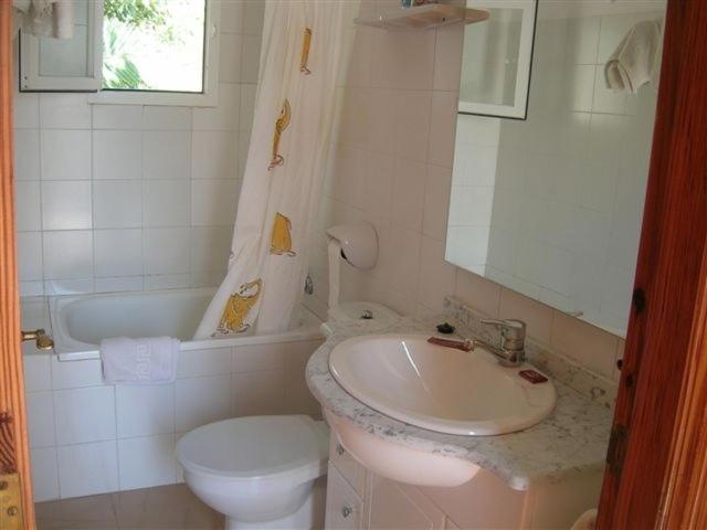 Pension Las Tres Golondrinas Playa DPlaya Des Figueral 部屋 写真