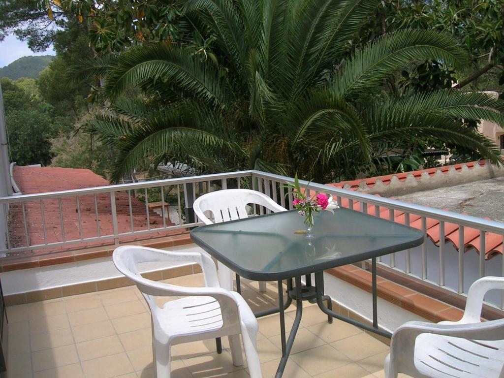 Pension Las Tres Golondrinas Playa DPlaya Des Figueral エクステリア 写真